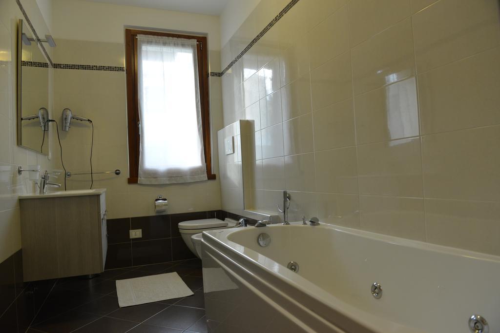 Residence Boschetti Манерба дел Гарда Стая снимка